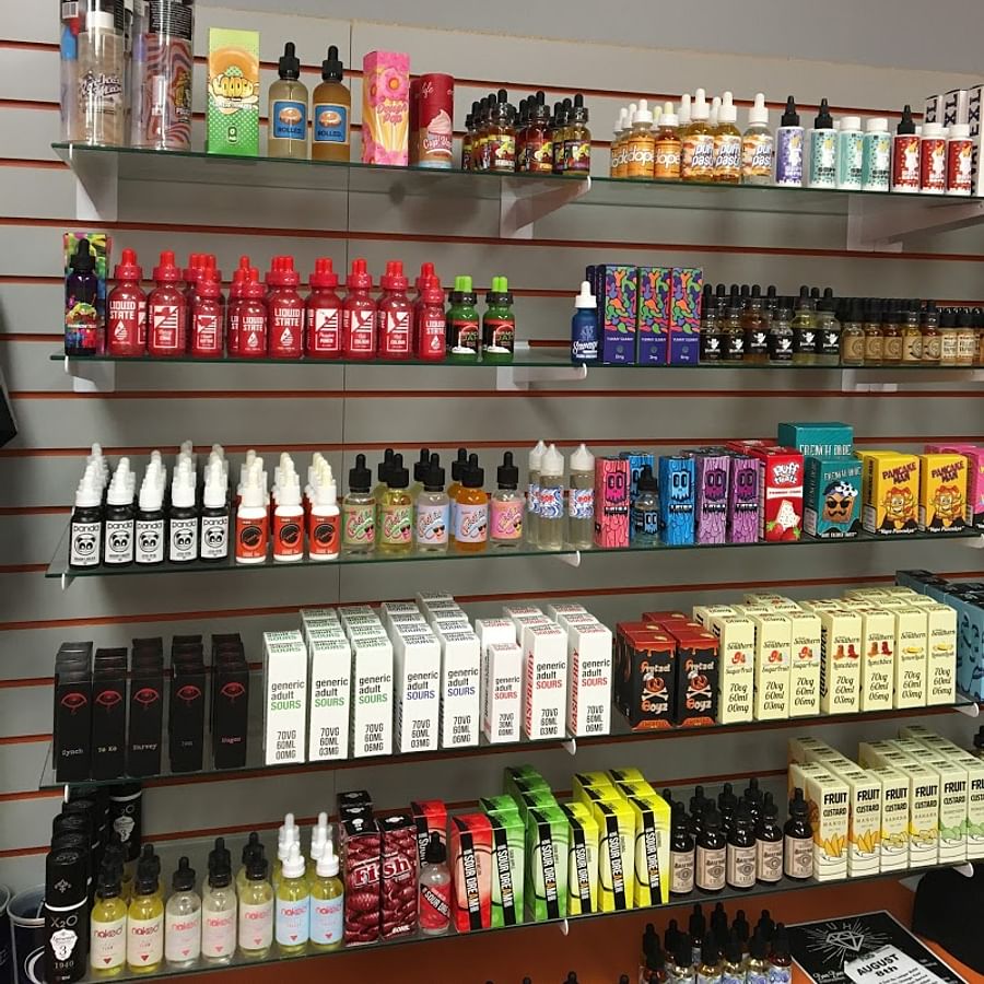 Collage of top-rated vape stores