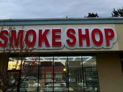 1960 Smoke Shop and Vape Delta 8 CBD KRATOMS Atascocita Humble TX Elf Bar