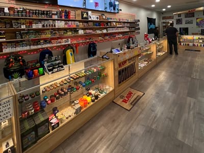 20 After 4 Smoke & Vape Shop / Delta 8 / Esco Bar / Elf Bar / Cbd