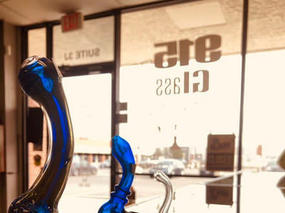 915 Glass Smoke Shop