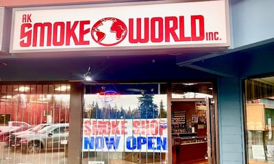 AK Smoke World