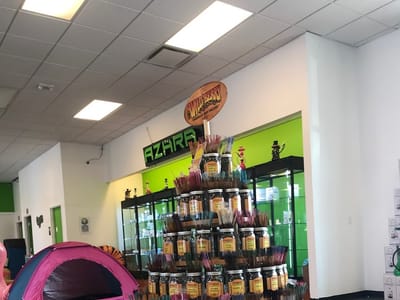 Azara Smoke N Vape : Milwaukee, WI