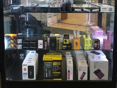 Azara Smoke N Vape : Milwaukee, WI