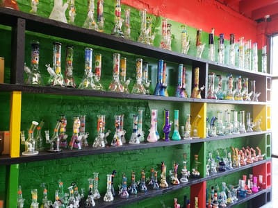 Big House of Glass and Vape