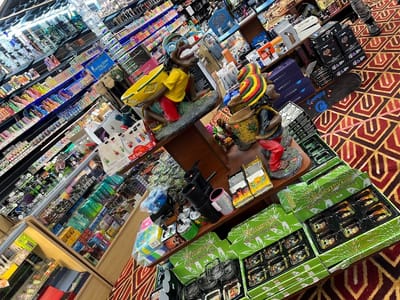 Blackhawks Tobacco & Vape