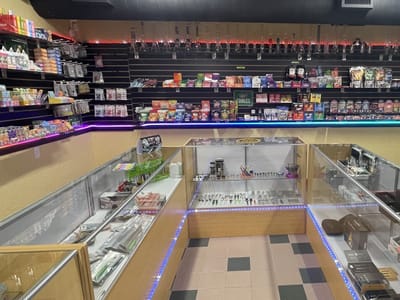 Chasing Clouds Kynd Co Vape & Smoke