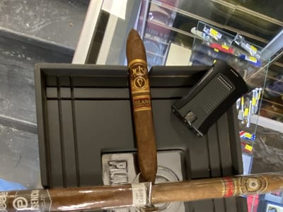 Cigar N Vape (Cigars,Hookah,Disposable Vapes ,CBD, Kratom, Delta-8, Glass bongs, Head shop)