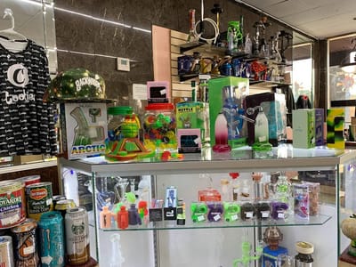 CLOUD 7 Smoke,Vape & More