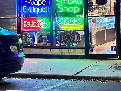 Cloud Vapes & Smokes