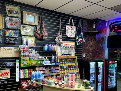 Cloud Vapes & Smokes