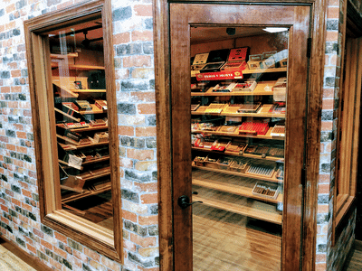 Cloud Vapes & Smokes