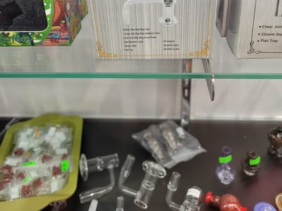 CRAZY PIPES AND VAPES SMOKE SHOP - CLEVELAND 25TH ST