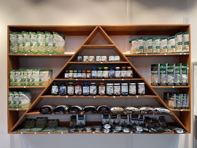 Earth Roots Smoke and Vape | THC |CBD | KRATOM | CARTS | MEDUSA |Hi On Nature | HomeTown Hero| 3Chi | ELFBAR|ORION|Lost Mary