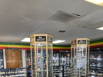 Glass Act - Smoke and Vape Shop