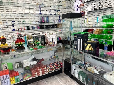 Green Boys Smoke & Vape Shop - Cheektowaga