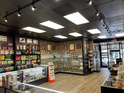 Groovy Glassware - Smoke & Vape