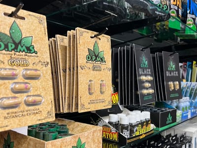 Groovy Glassware - Smoke & Vape