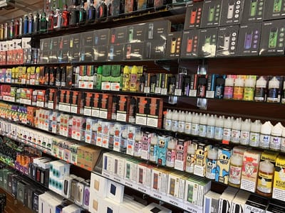 Happy Cats Smoke And Vape