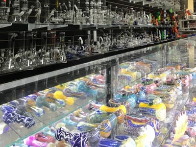 Happy Daze Smoke & Vape -Kratom Shop