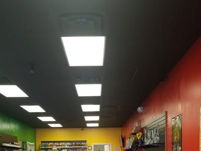 Happy Daze Smoke & Vape