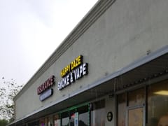 Happy Daze Smoke & Vape