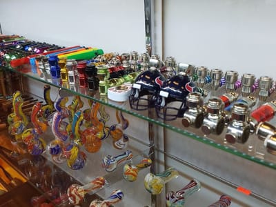 Happy Daze Smoke & Vape