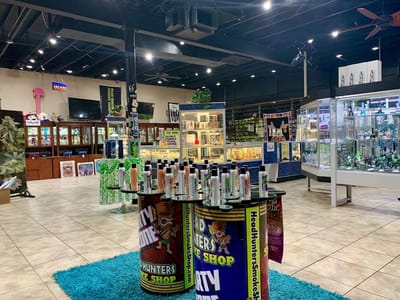 Head Hunters Smoke & Vape Shop