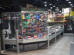 Head Hunters Smoke & Vape Shop
