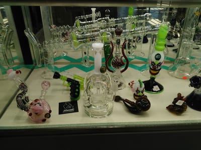 Head Hunters Smoke & Vape Shop