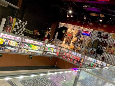 Head Hunters Smoke & Vape Shop