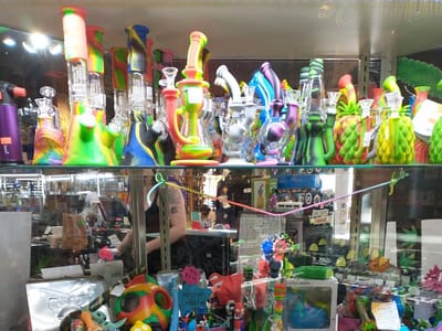 Head Hunters Smoke & Vape Shop