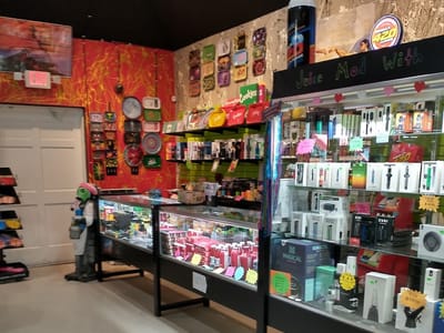 Head Hunters Smoke & Vape Shop