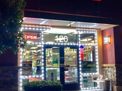 High class Hookah & Vape Shop 2