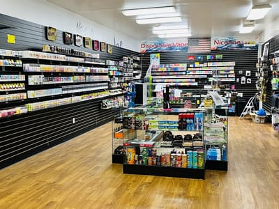 Highly lifted Smoke &Vape