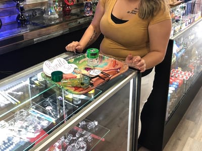 HOLY SMOKES Vape & Smoke