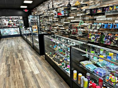 HOLY SMOKES Vape & Smoke