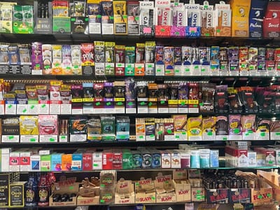 Honey 2 A Bee - Smoke Shop