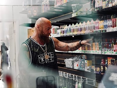 Honey 2 A Bee - Smoke Shop