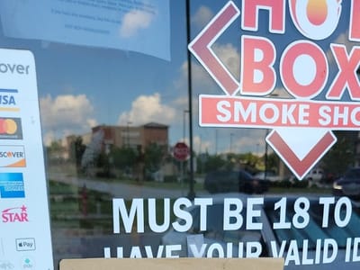 Hot Box Smoke & Vape