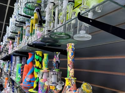 J’S smoke shop 12