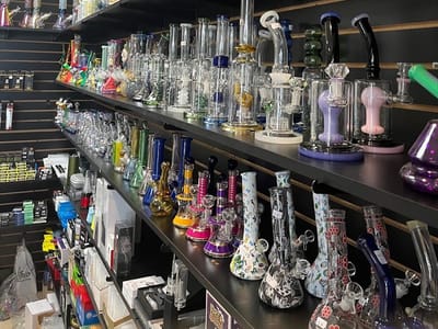 Jaguar Smoke and Vape 2