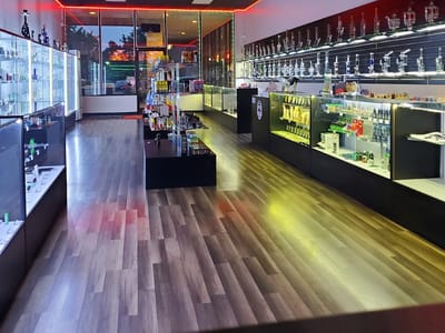 Legends Smoke & Vape