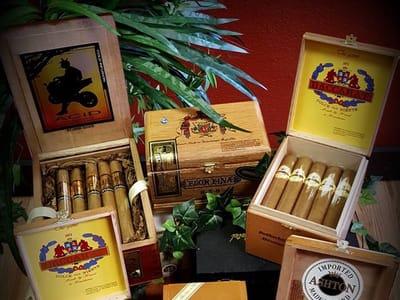 Let's Roll Tobacco & Vape of Brookfield