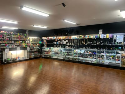 MJ Smokes Vape N Glass