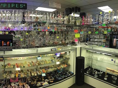 Mojo's Smokes and Gifts