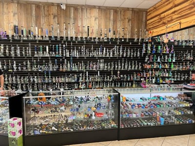 Mr Smoke shop Corpus Christi 2 | Vape | CBD | Disposables | Hookah | Delta 8 | Kratom | Delta 9 Elf Bar Esco Bars delta 10