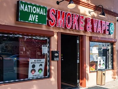 National Ave Smoke And Vape #2