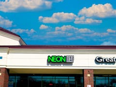 Neon Leaf Smoke Shop