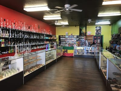 Noah smoke shop