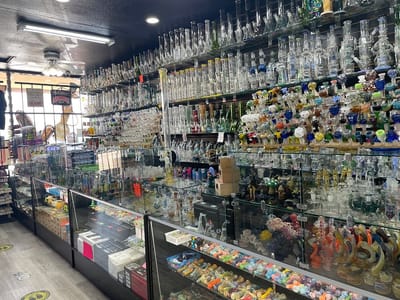 Noah smoke shop